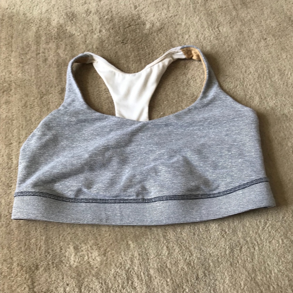 Lululemon sports bra size 8